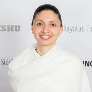 Sadhvi-Anubhuti-Acharya-Shree-Stopping-Trafficking-Human-Trafficking-Siddhayatan-Team-About-Color
